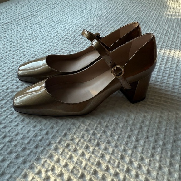 LK Bennett Gold Mary Jane Block Heels Size 37 US 7 NWOB - Picture 5 of 9